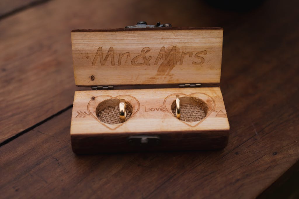 Engraved wooden favors